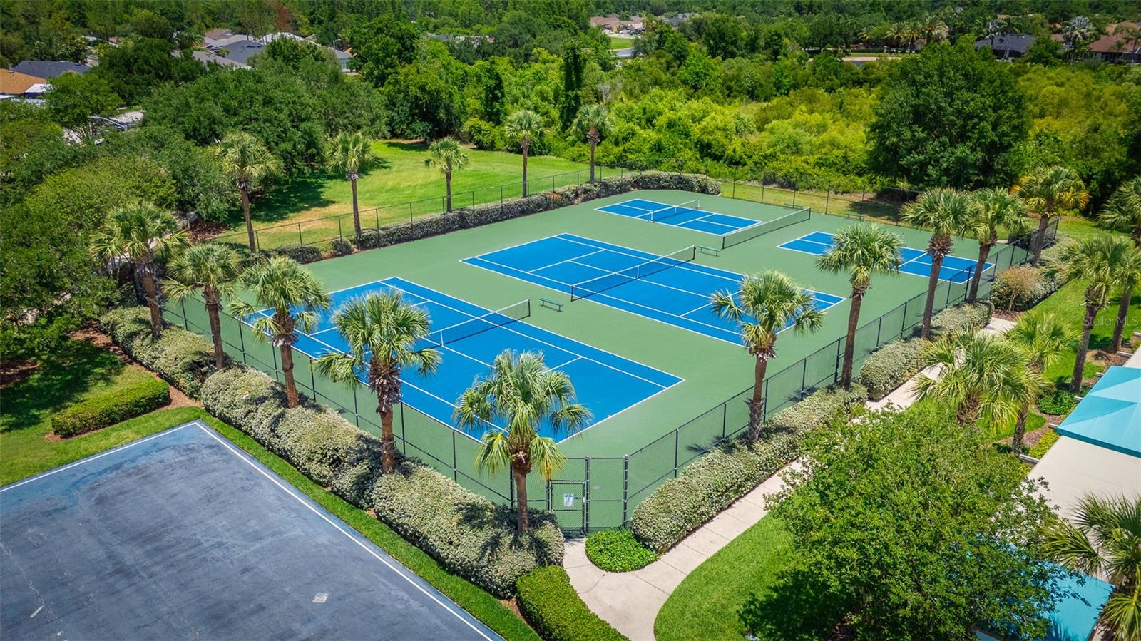 Clubhouse Tennis Courts