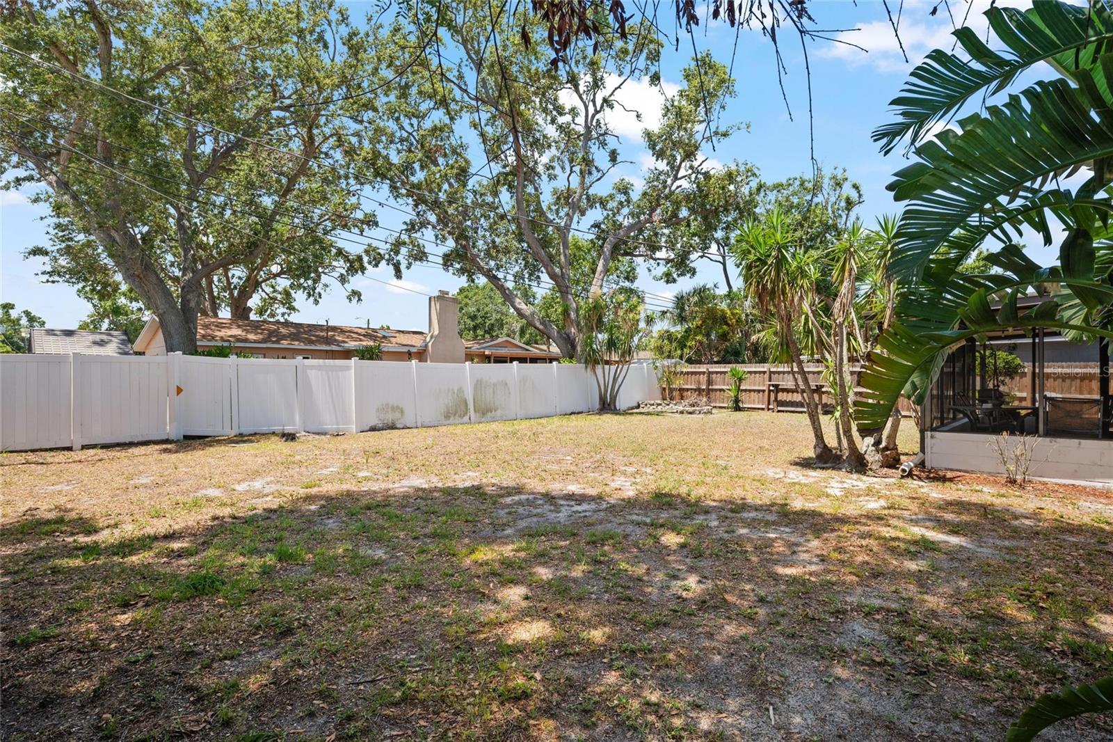 Spacious fenced yard