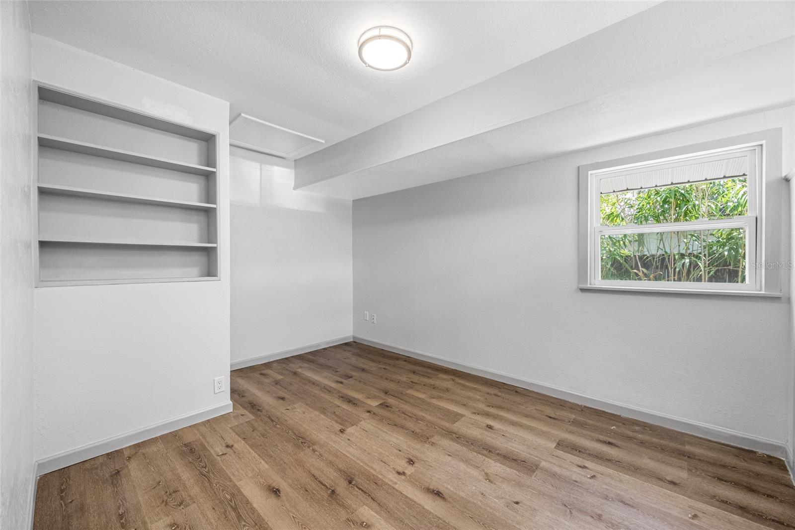 2nd/Guest Bedroom.