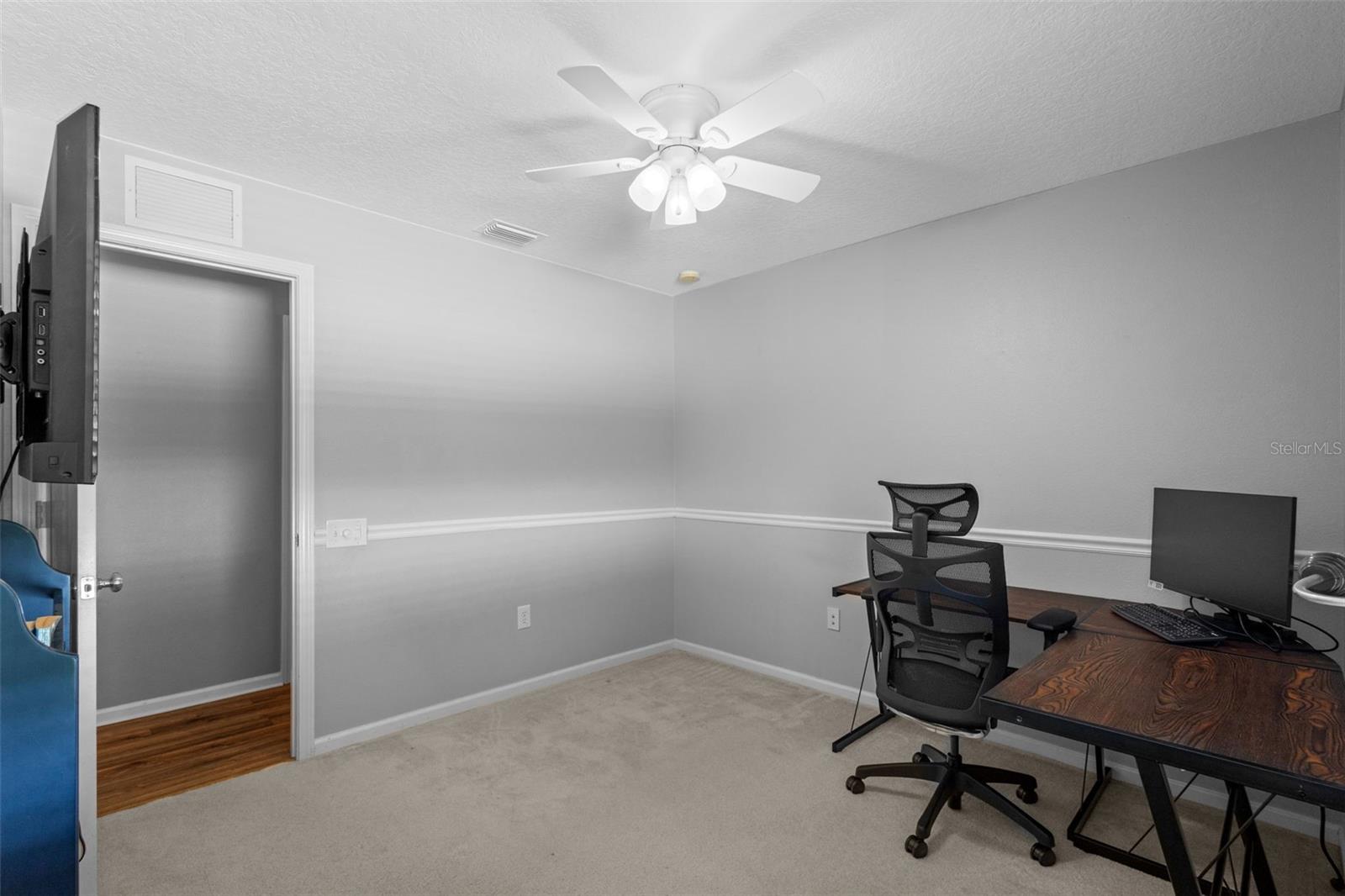 2nd bedroom