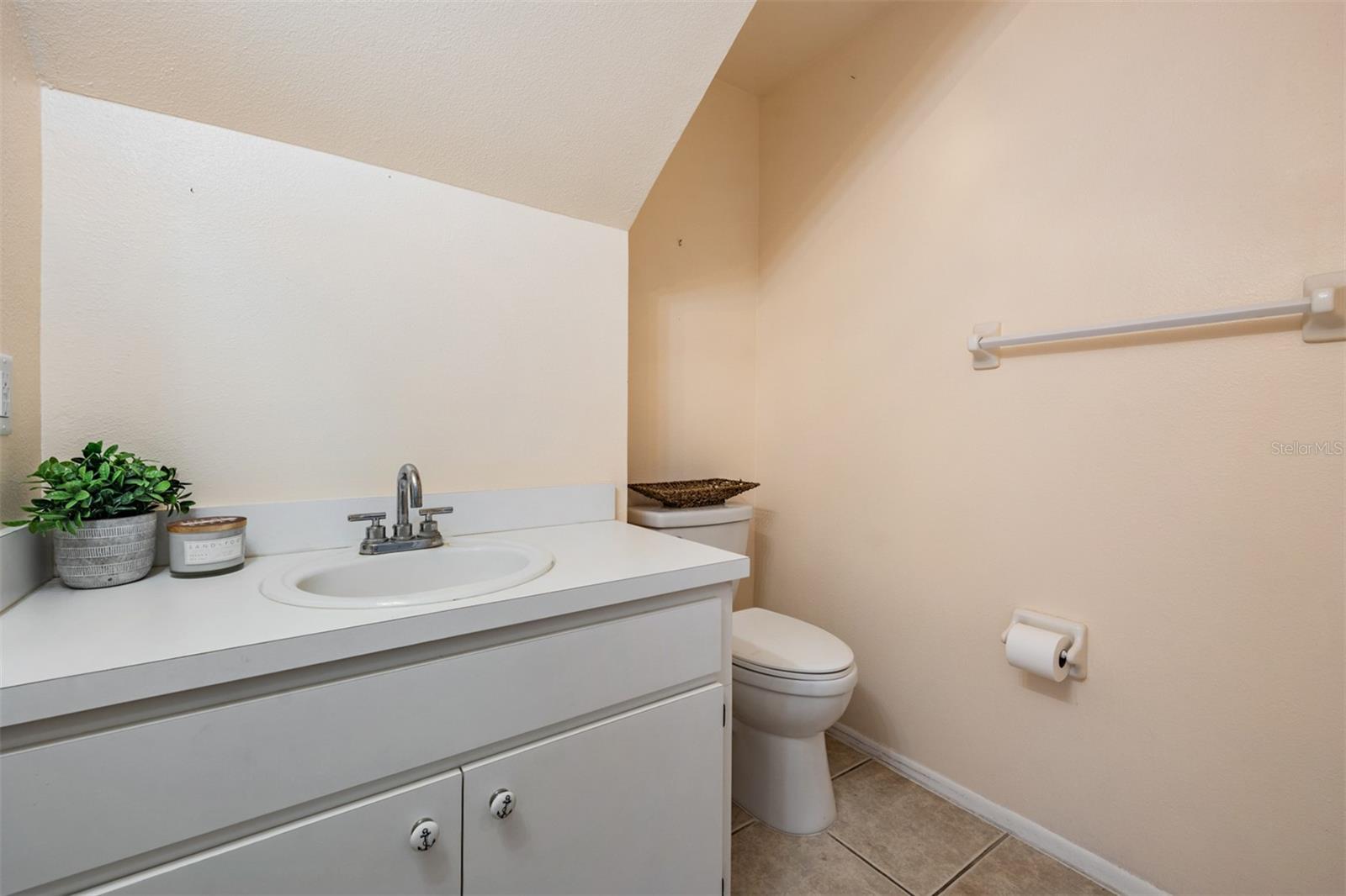 Guest Half-bath