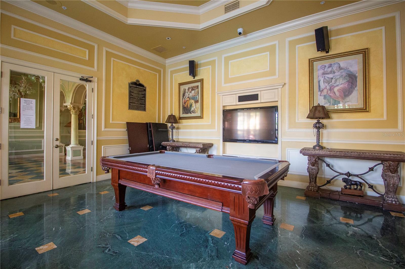 Common areas/amenities/pool table