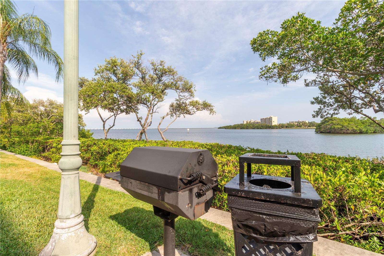 Back of the building/Community Grill/Ocean View/Trail