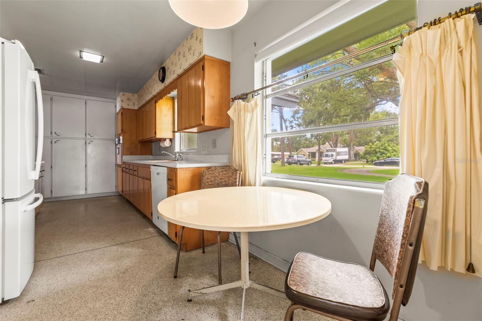 Eat in area in kitchen