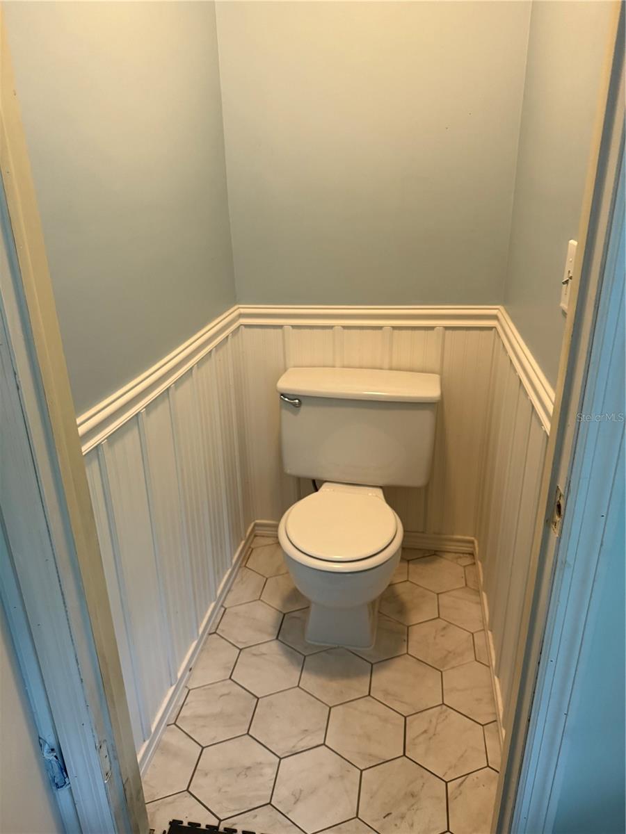 1/2 bath in LR