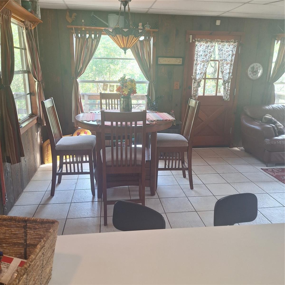 Breakfast/game table