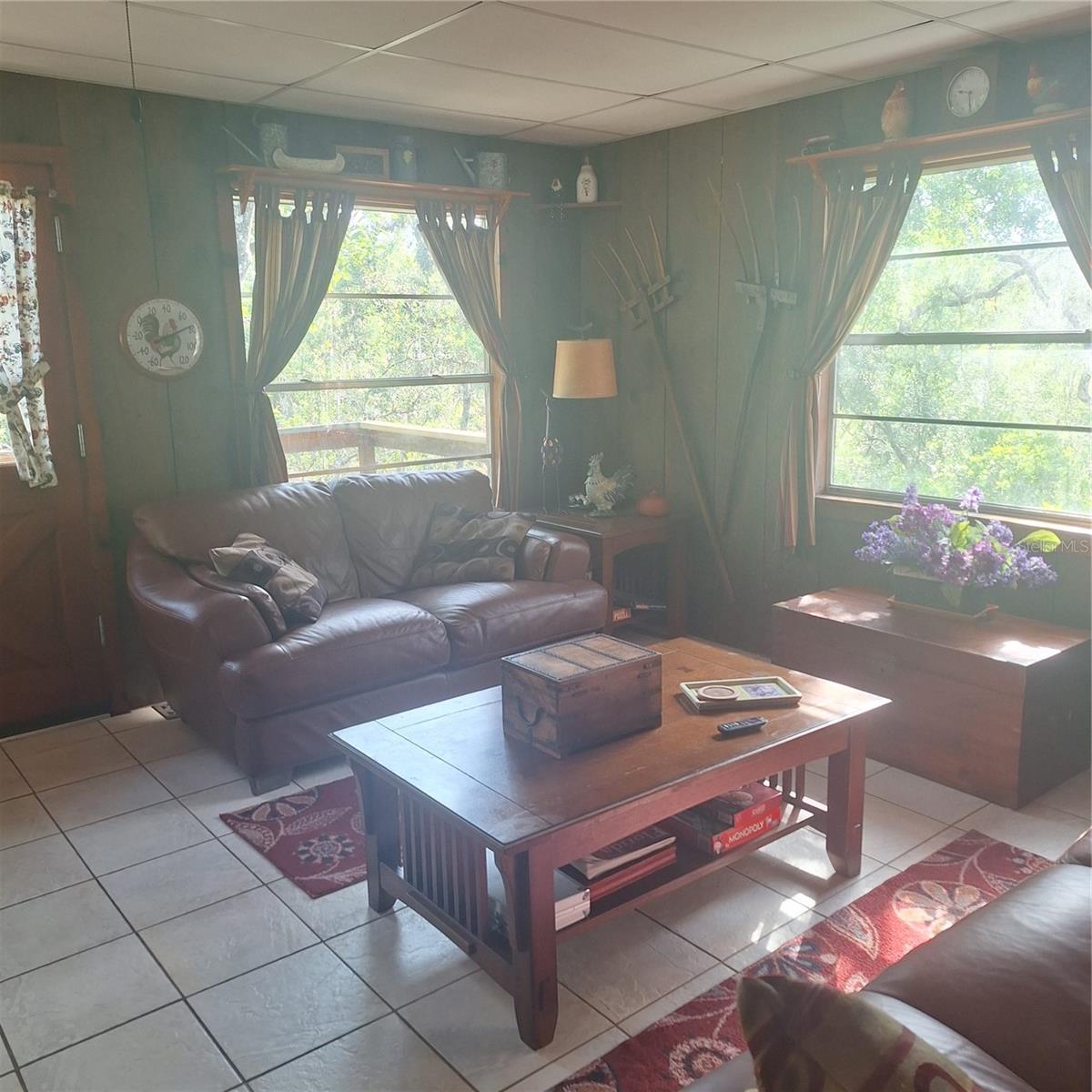 Living room 4