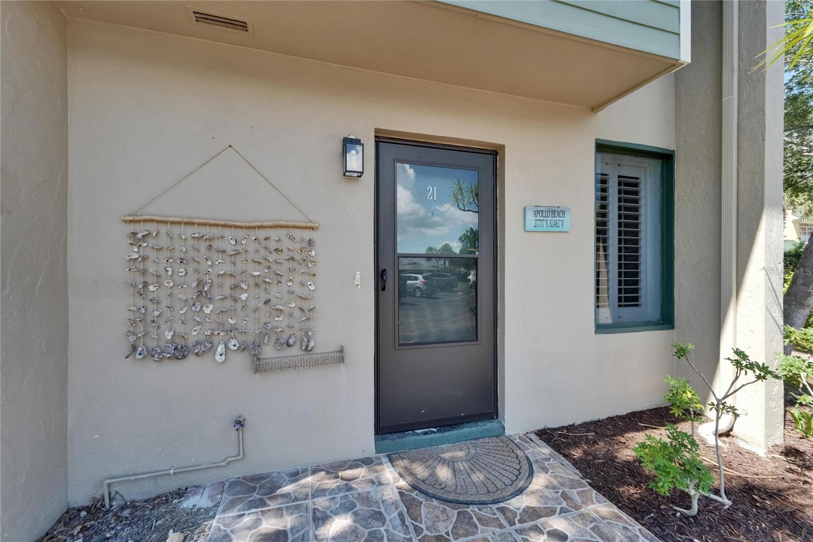 Exterior Front Entry