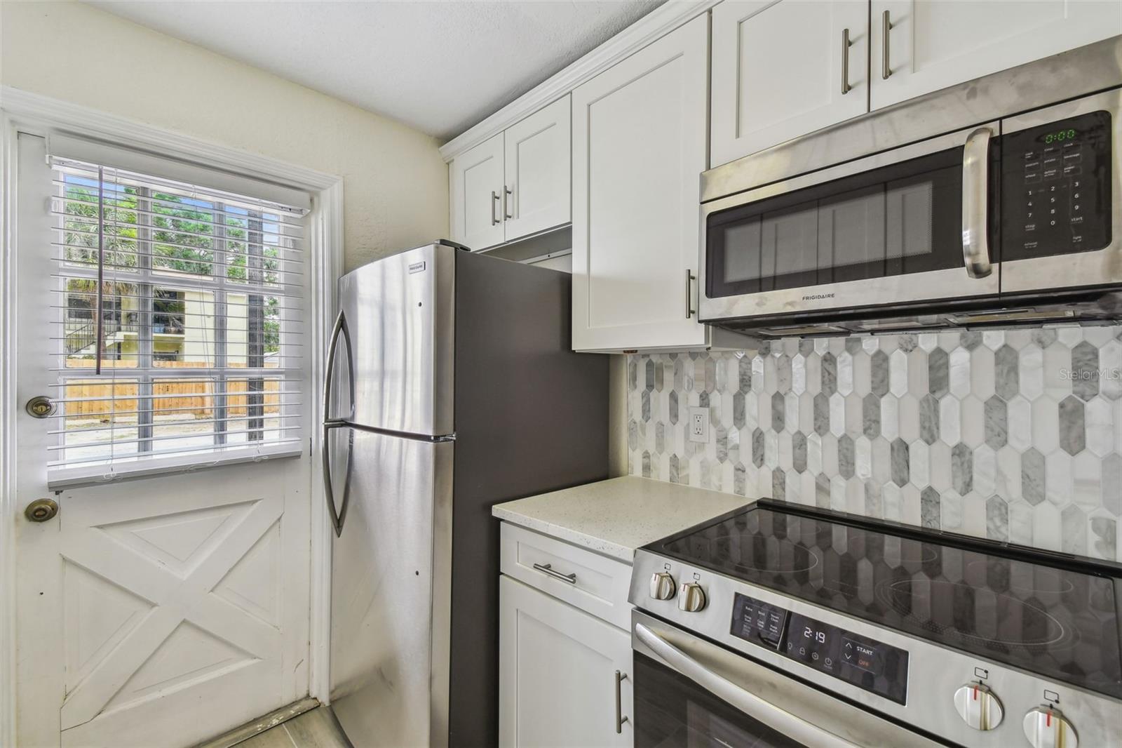 All SS appliances in Kitchen