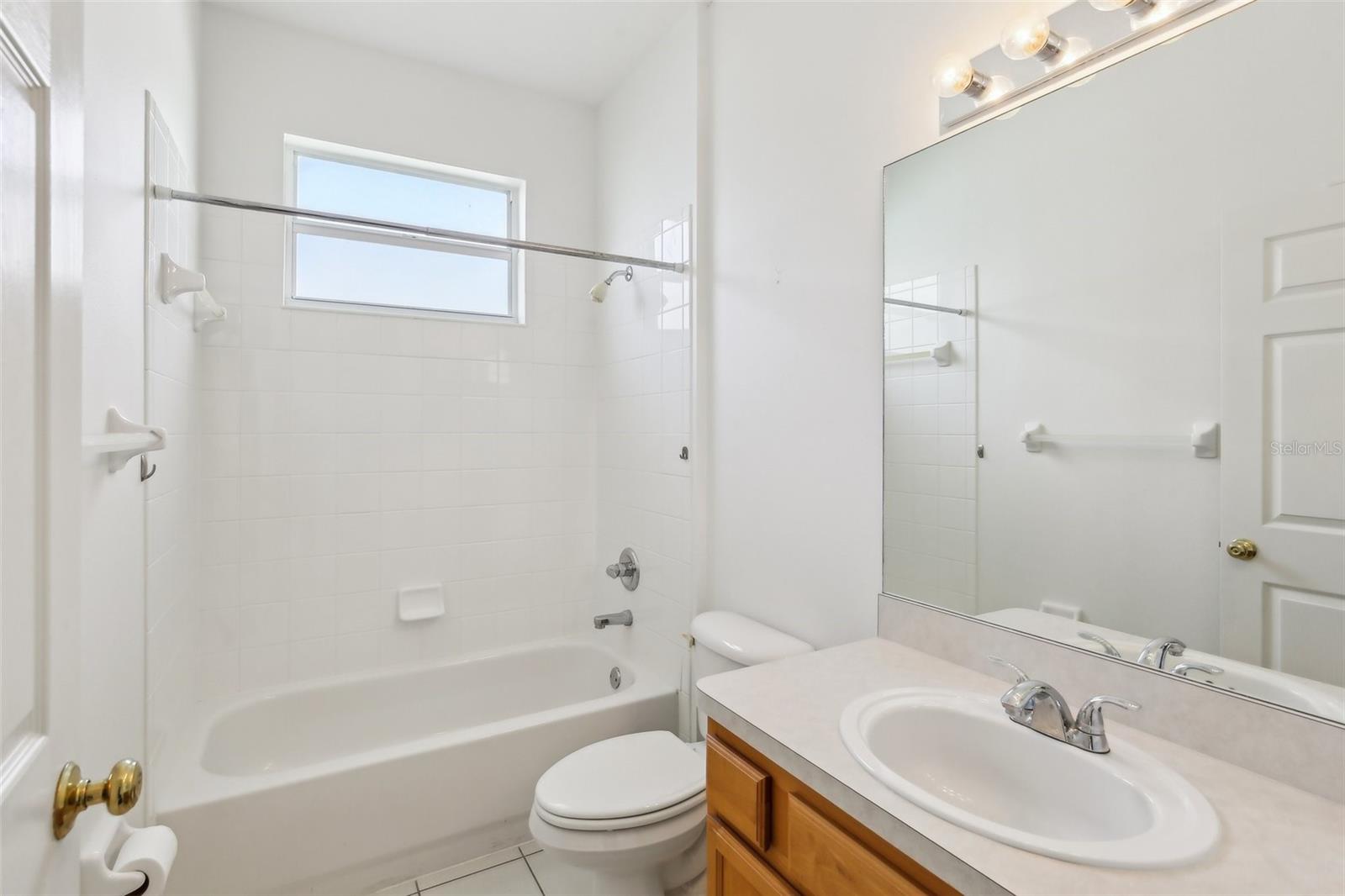 BATHROOM 2