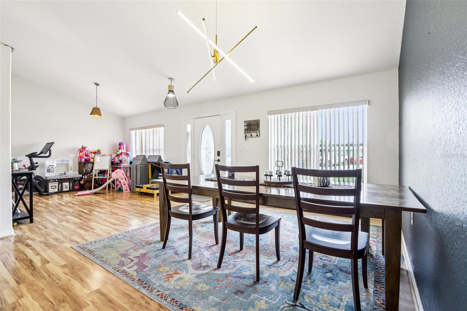Dining/living room