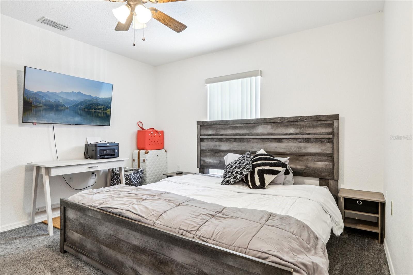 2nd bedroom