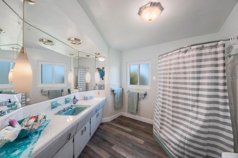 Primary Ensuite bathroom