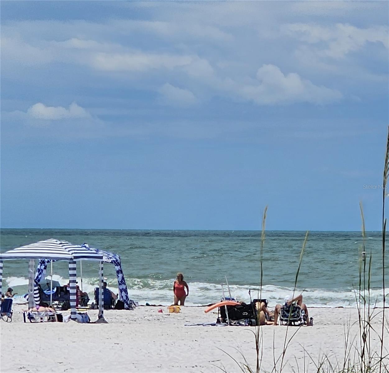 WHITE SAND