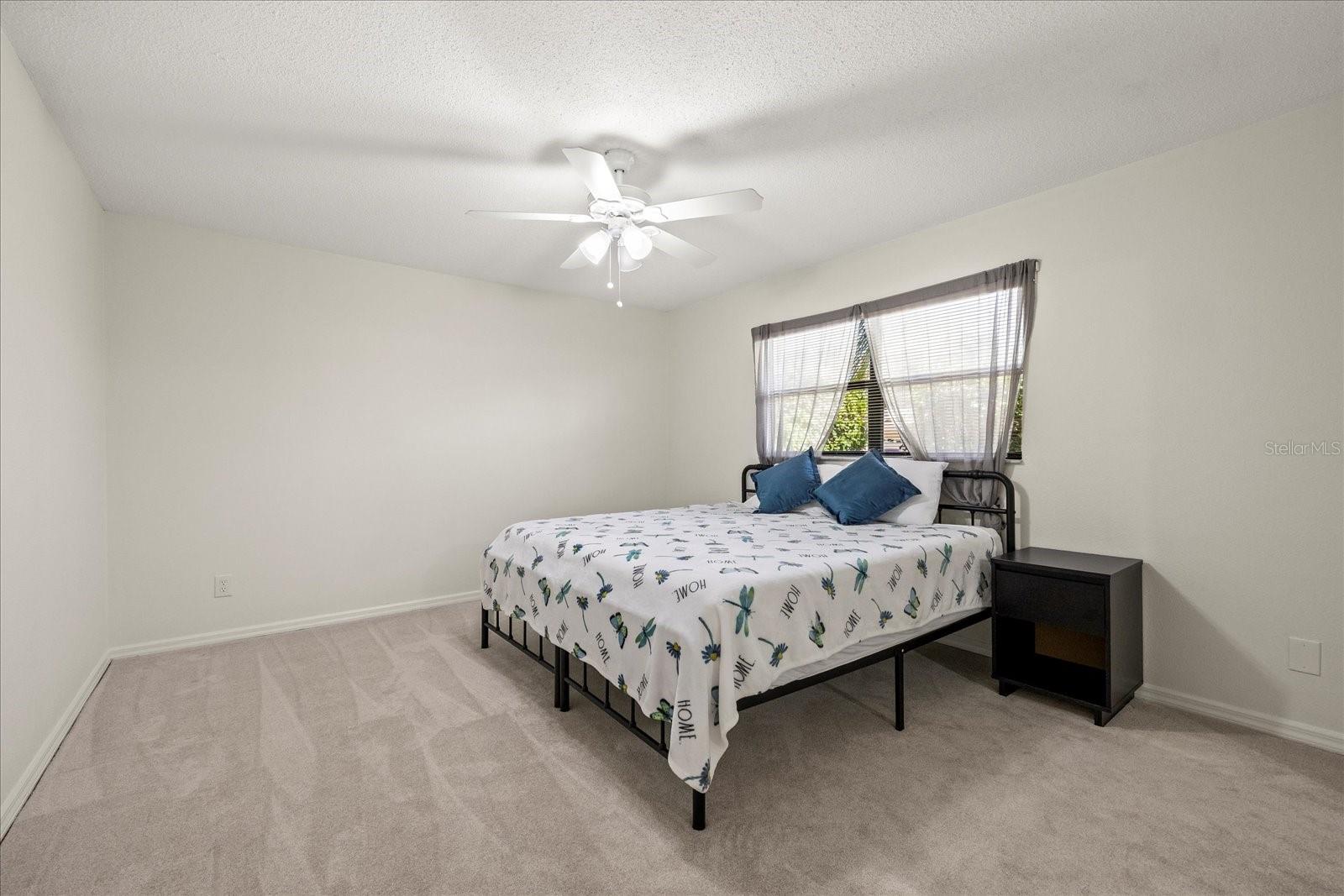 Large bedroom 3.