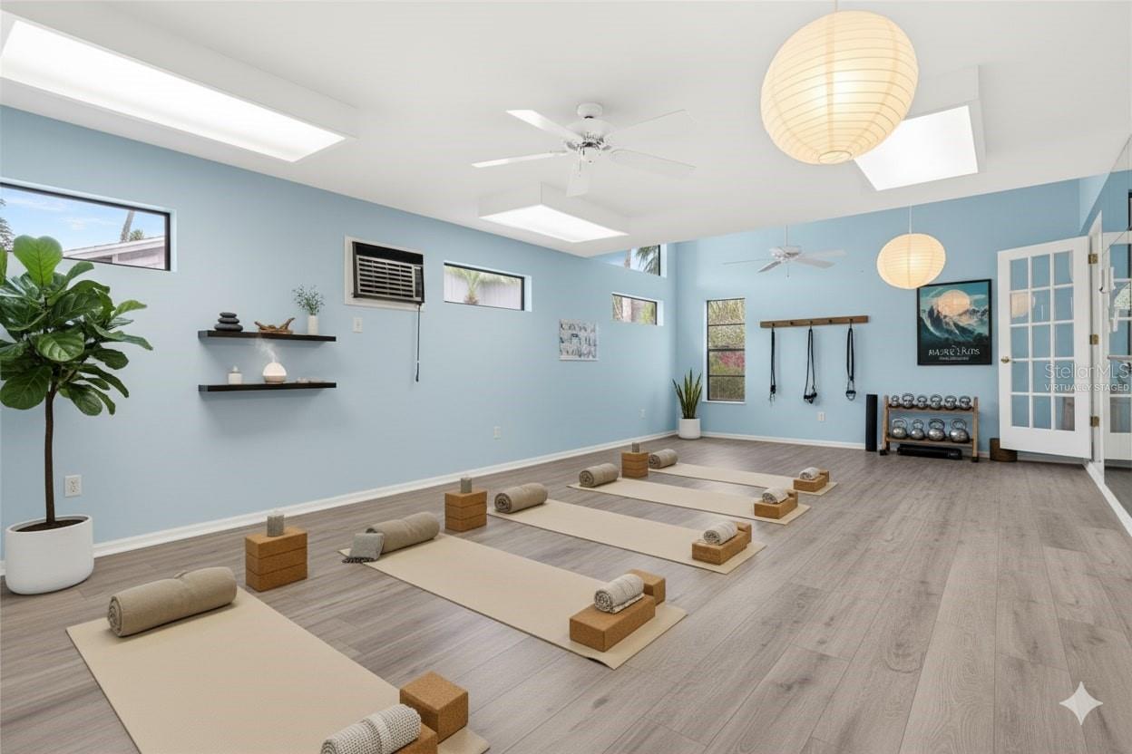 Virtually staged and renovated bonus room.
