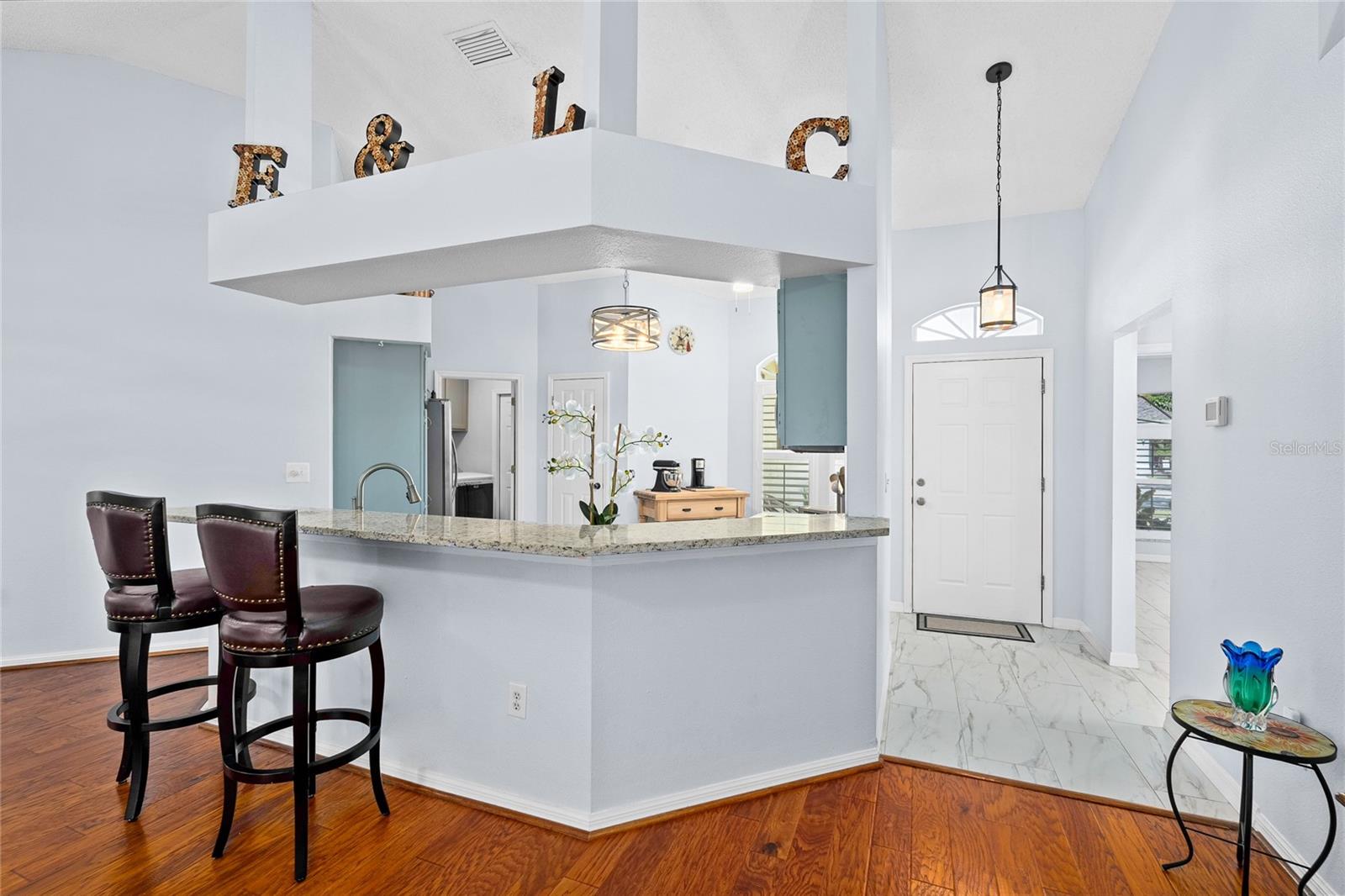 Neutral paint throughout