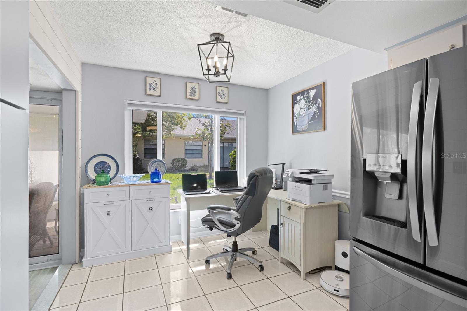 Breakfast nook or office area