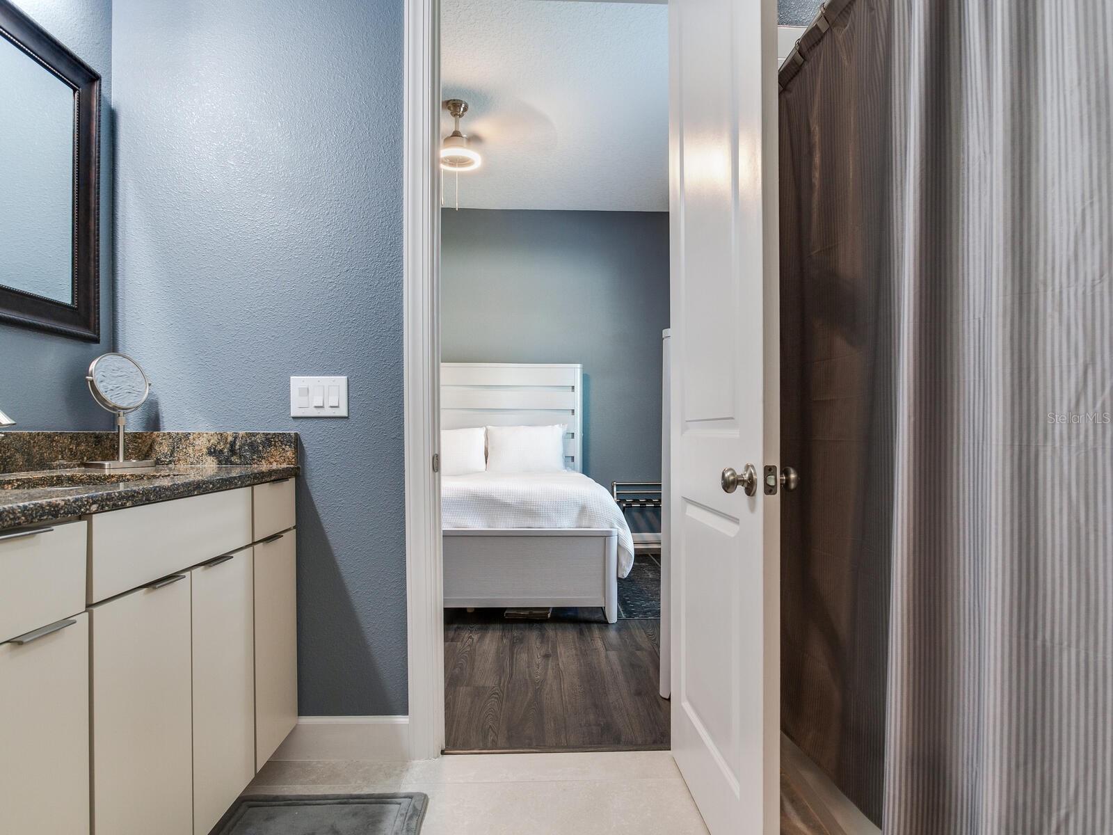 Bathroom 2 - Jack-n-Jill