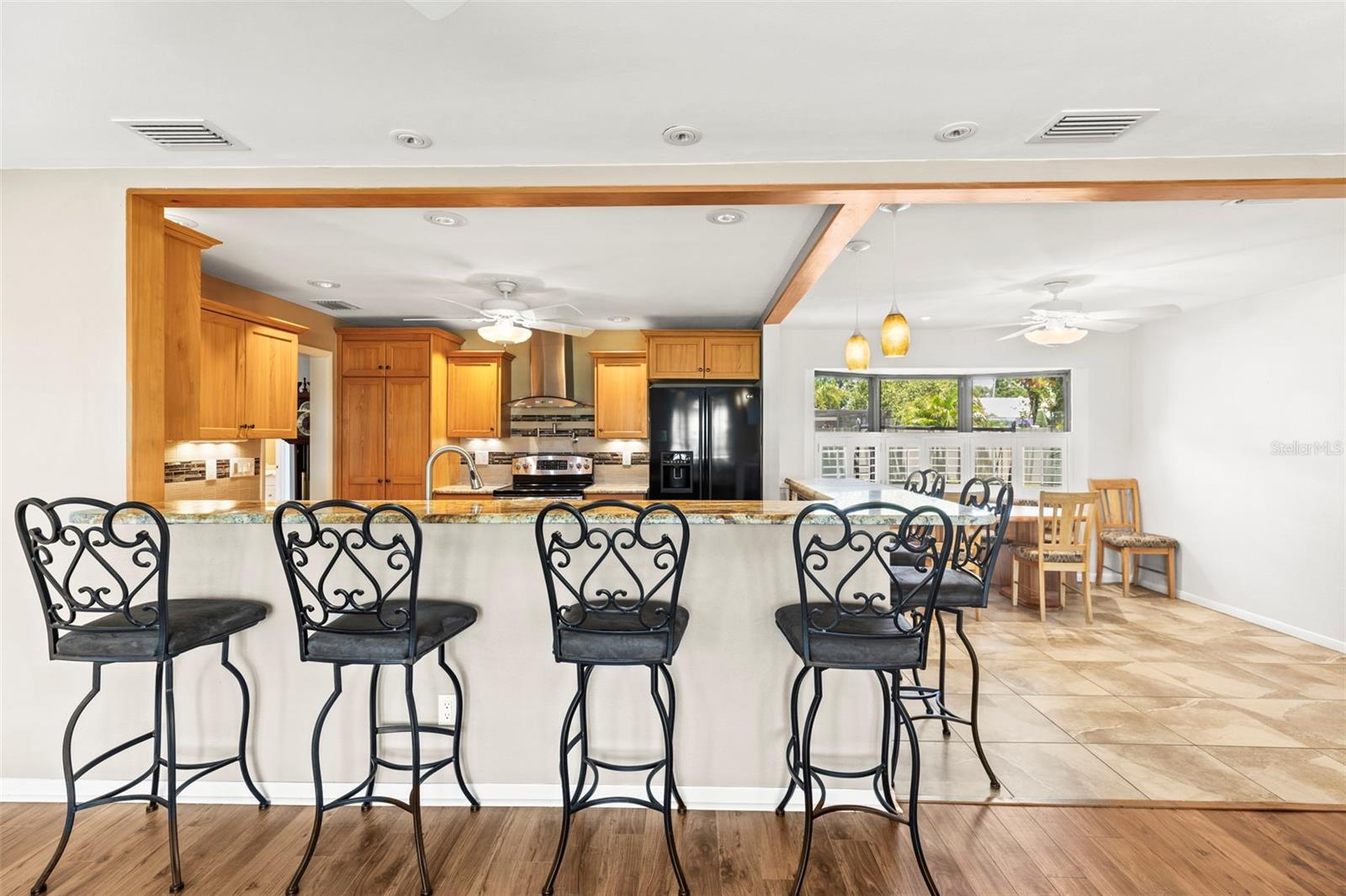 Breakfast bar