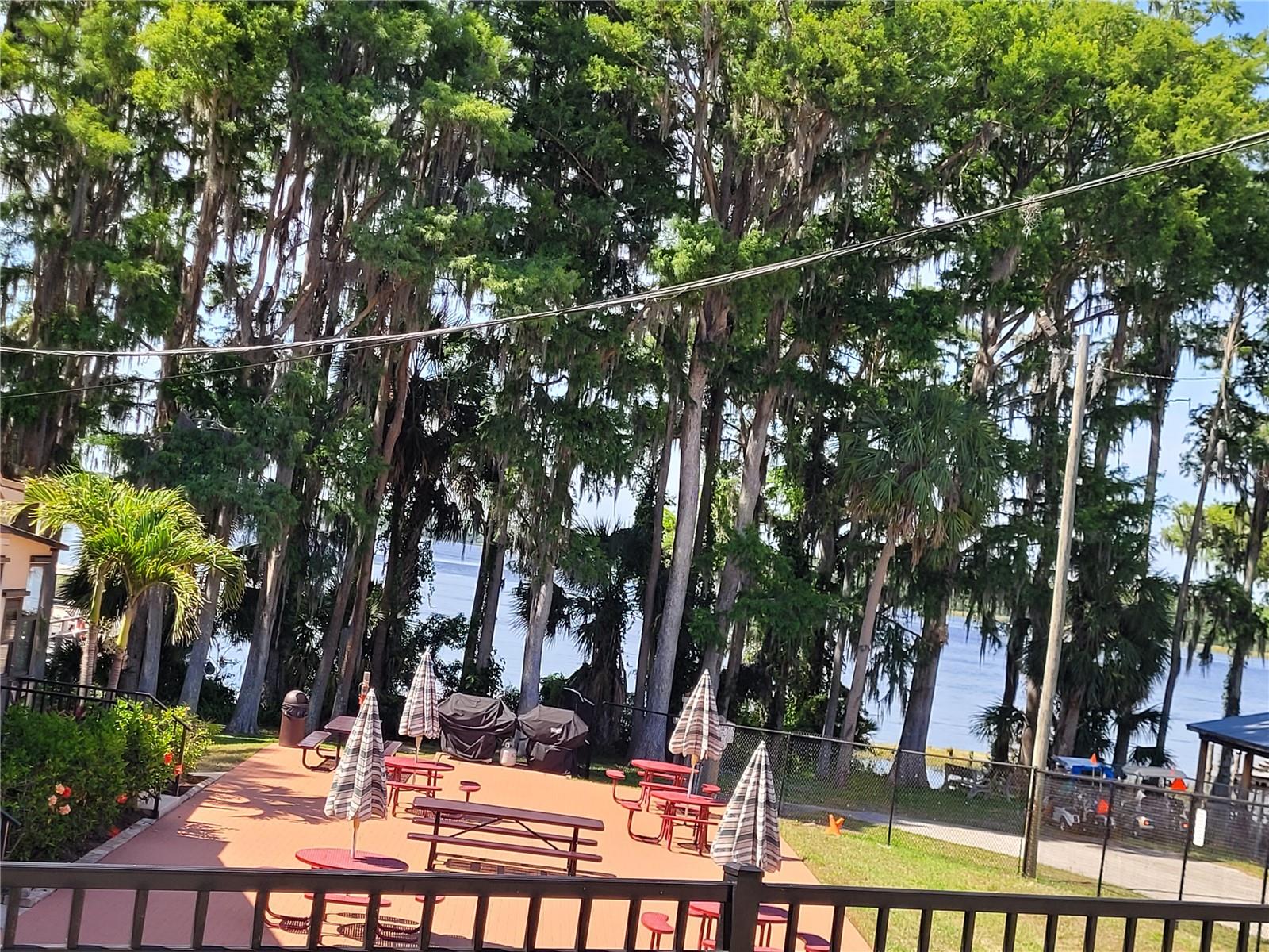 Lodge picnic area