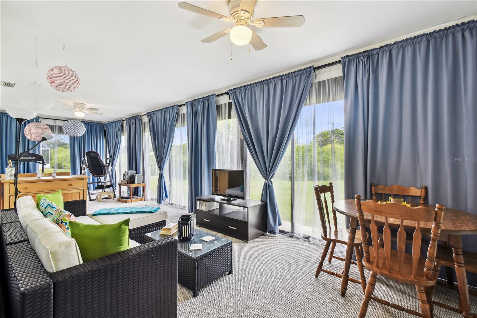 320 sq.ft. Florida Rom