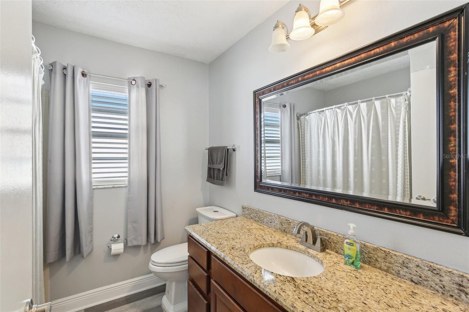 BATHROOM 2
