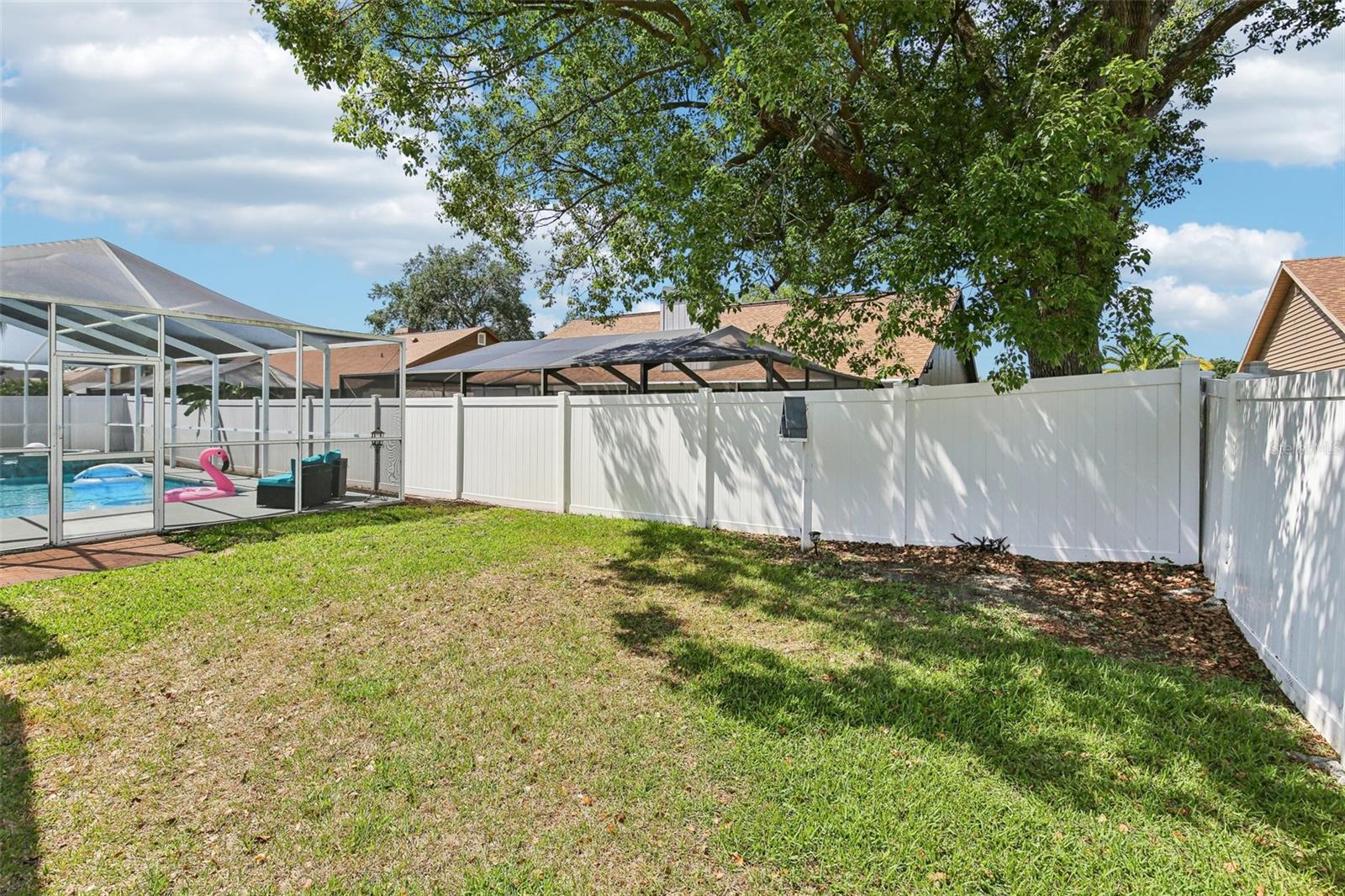 YARD SPACE FOR GAMES AND FUN