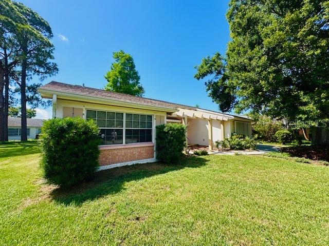 Spacious Front Yard!