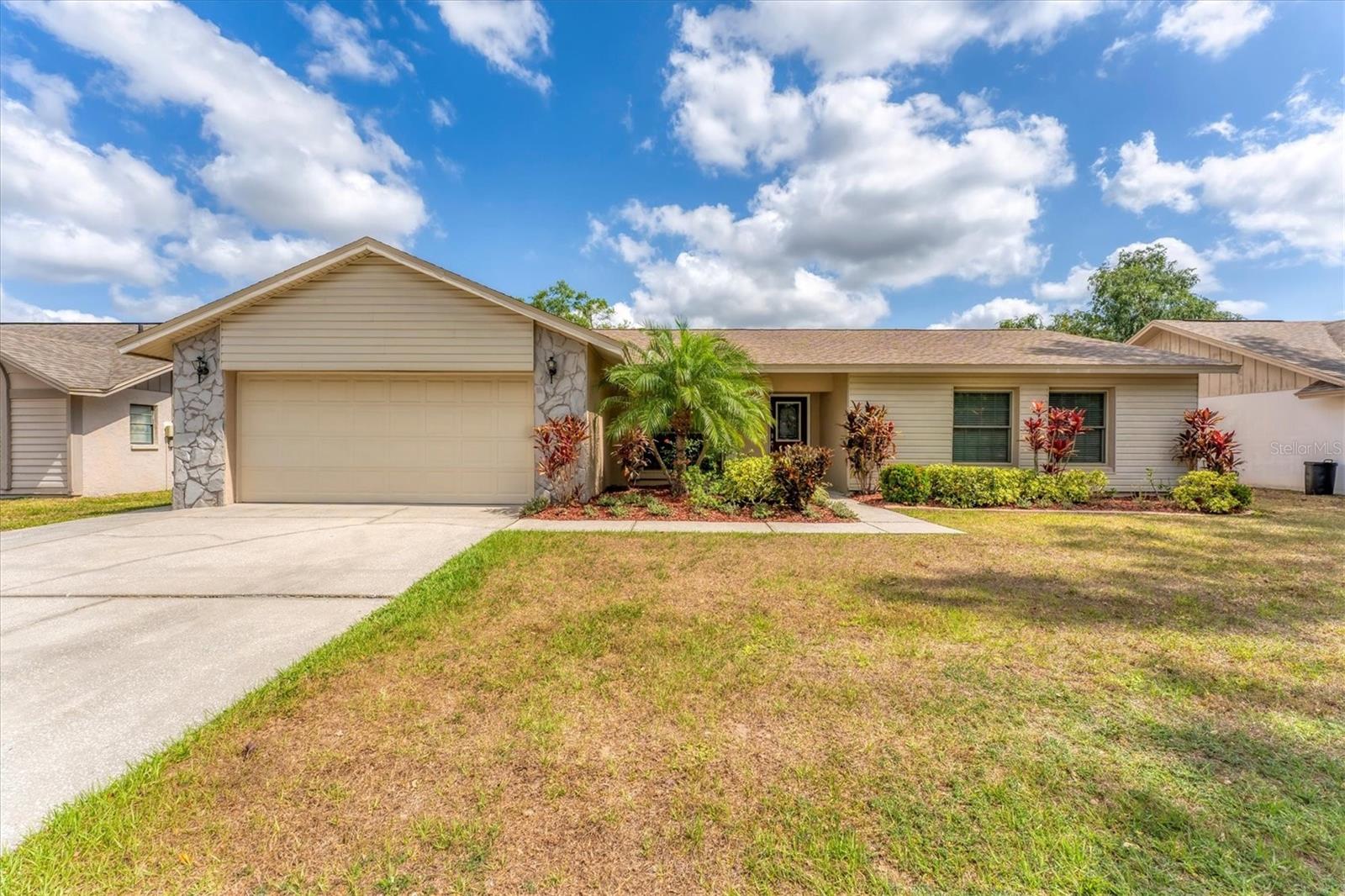 1612 Shady Leaf Dr ValRico FL