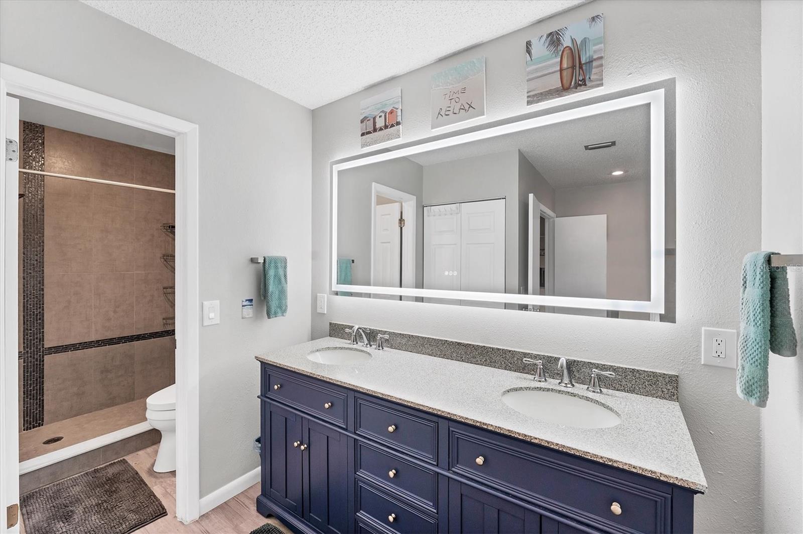 Primary bathroom with Walk in closet