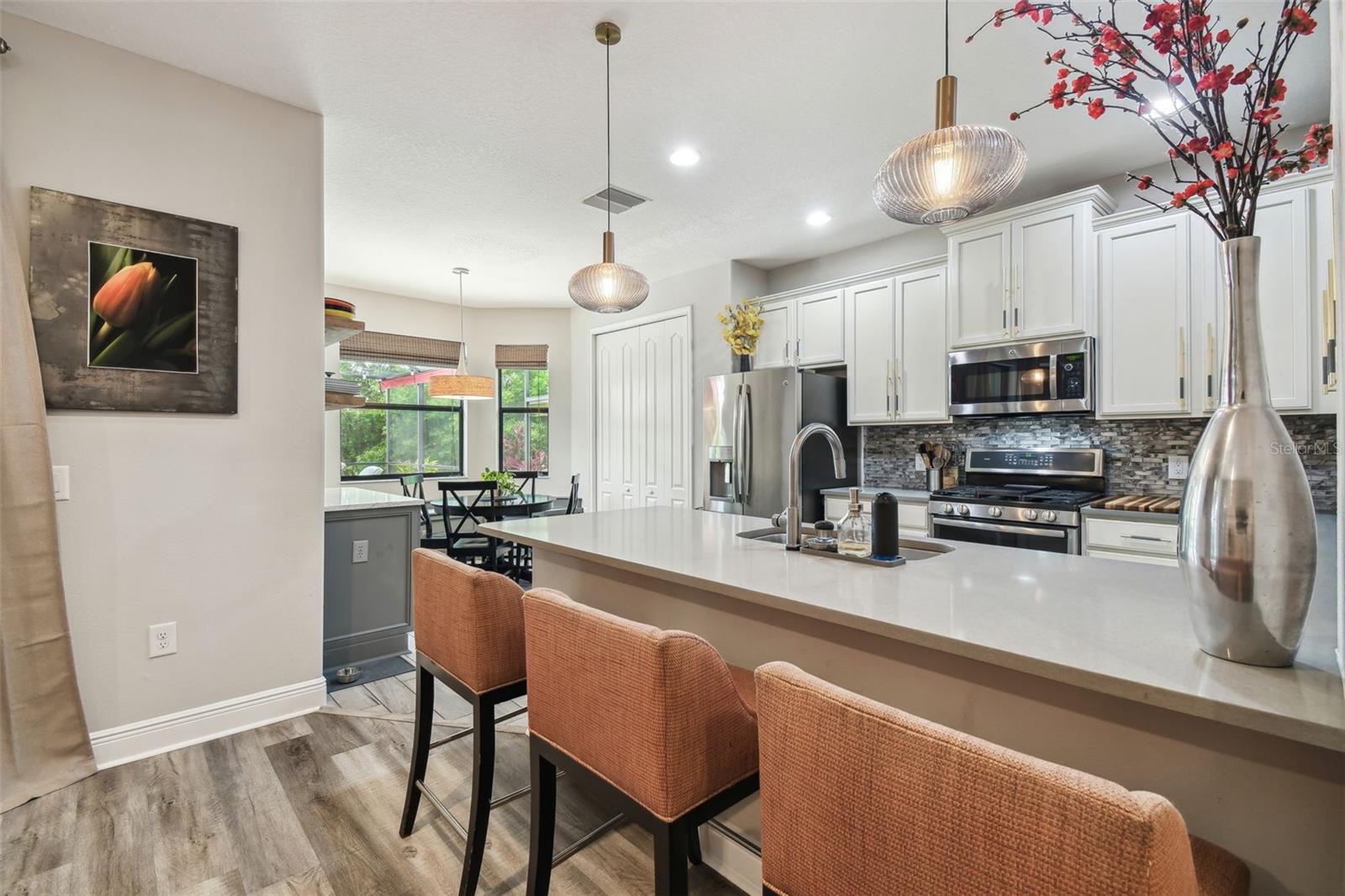 Eat in kitchen
