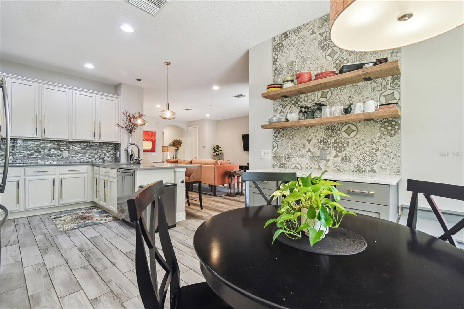 Nook/Kitchen
