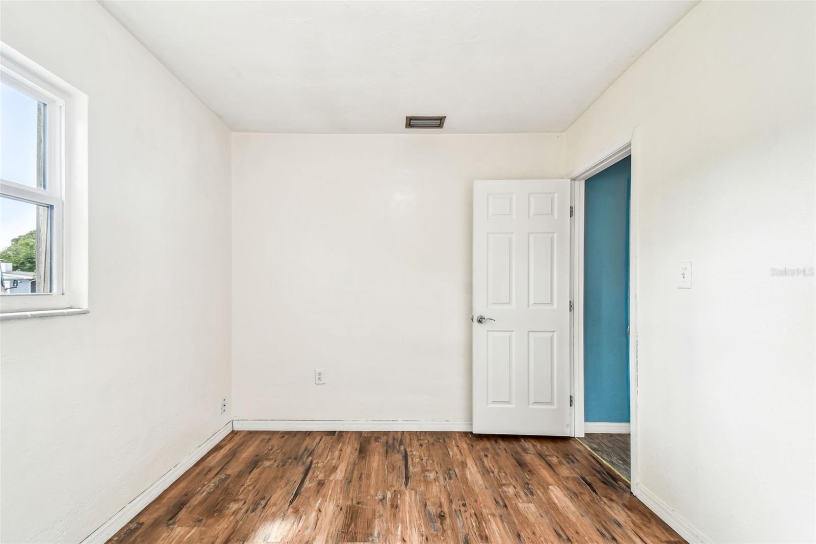 Guest bedroom 2