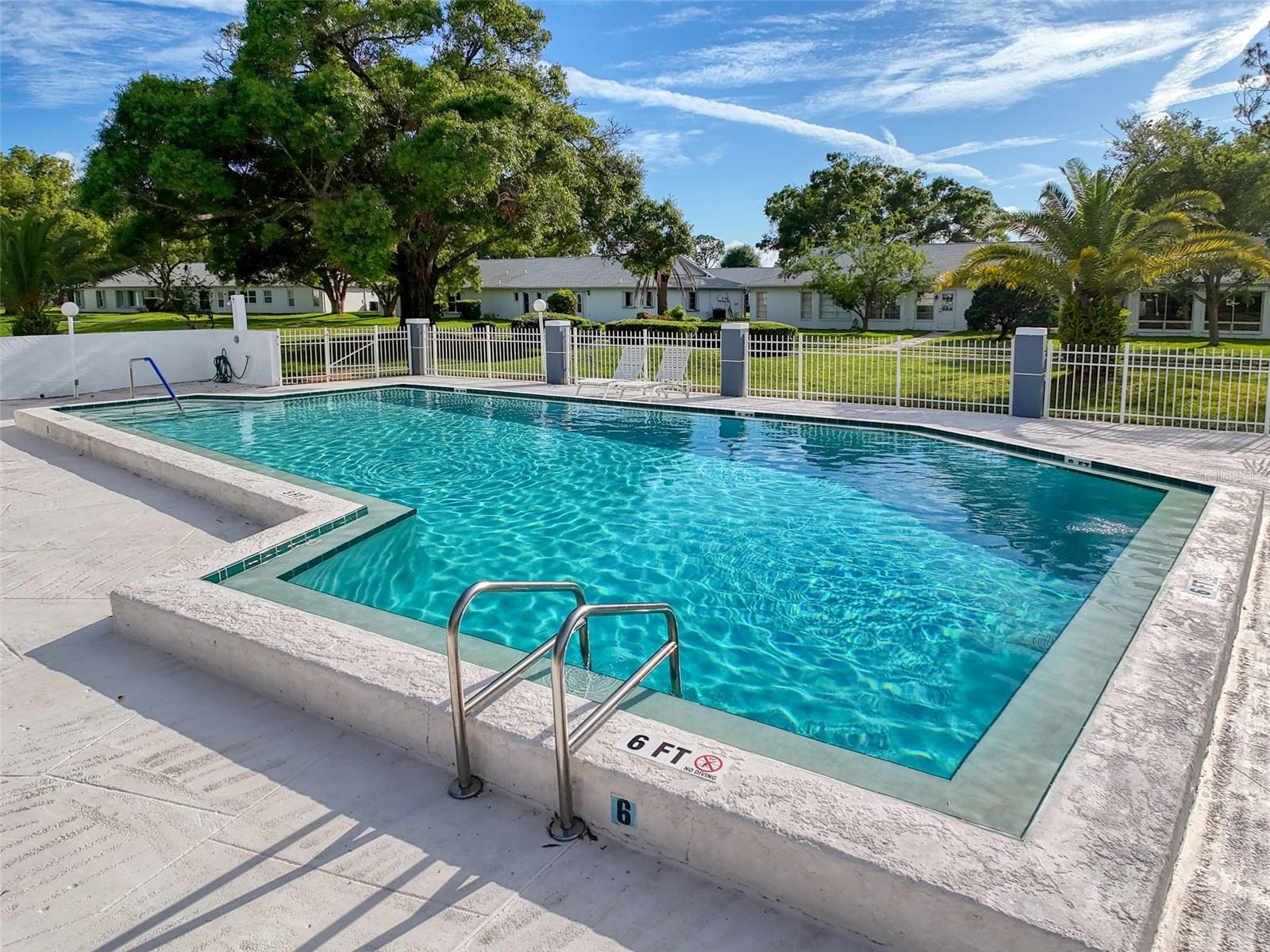 Linkside Pool