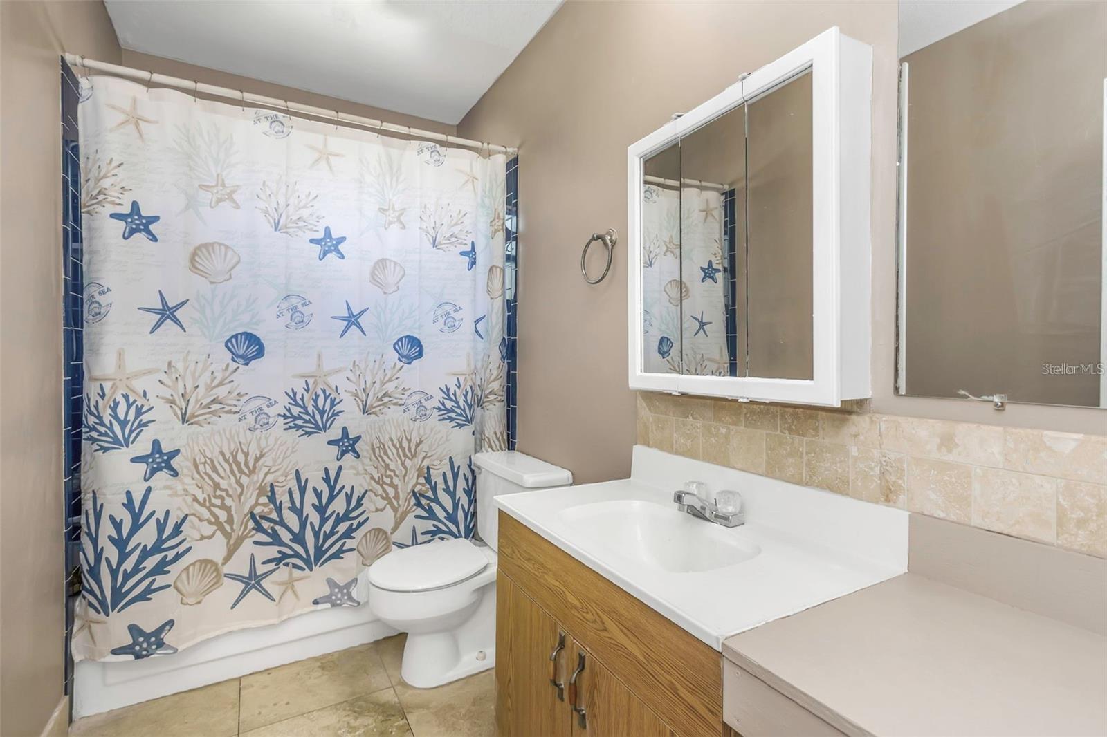 BATHROOM 1