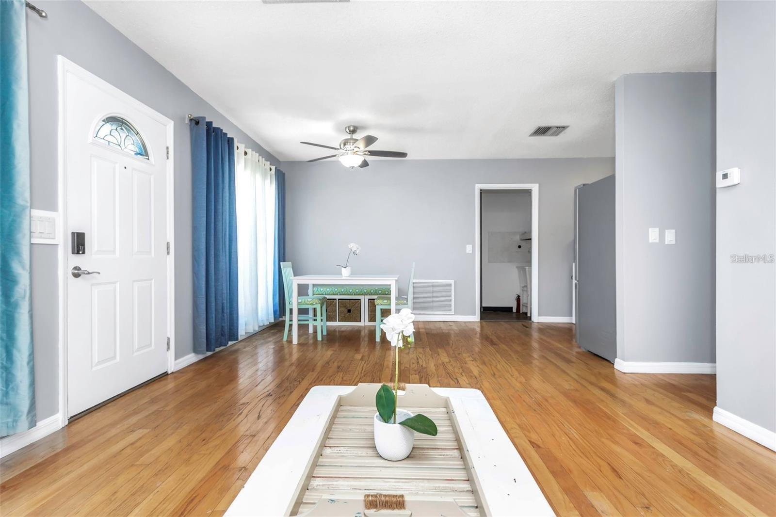 LIVING ROOM DINING COMBO