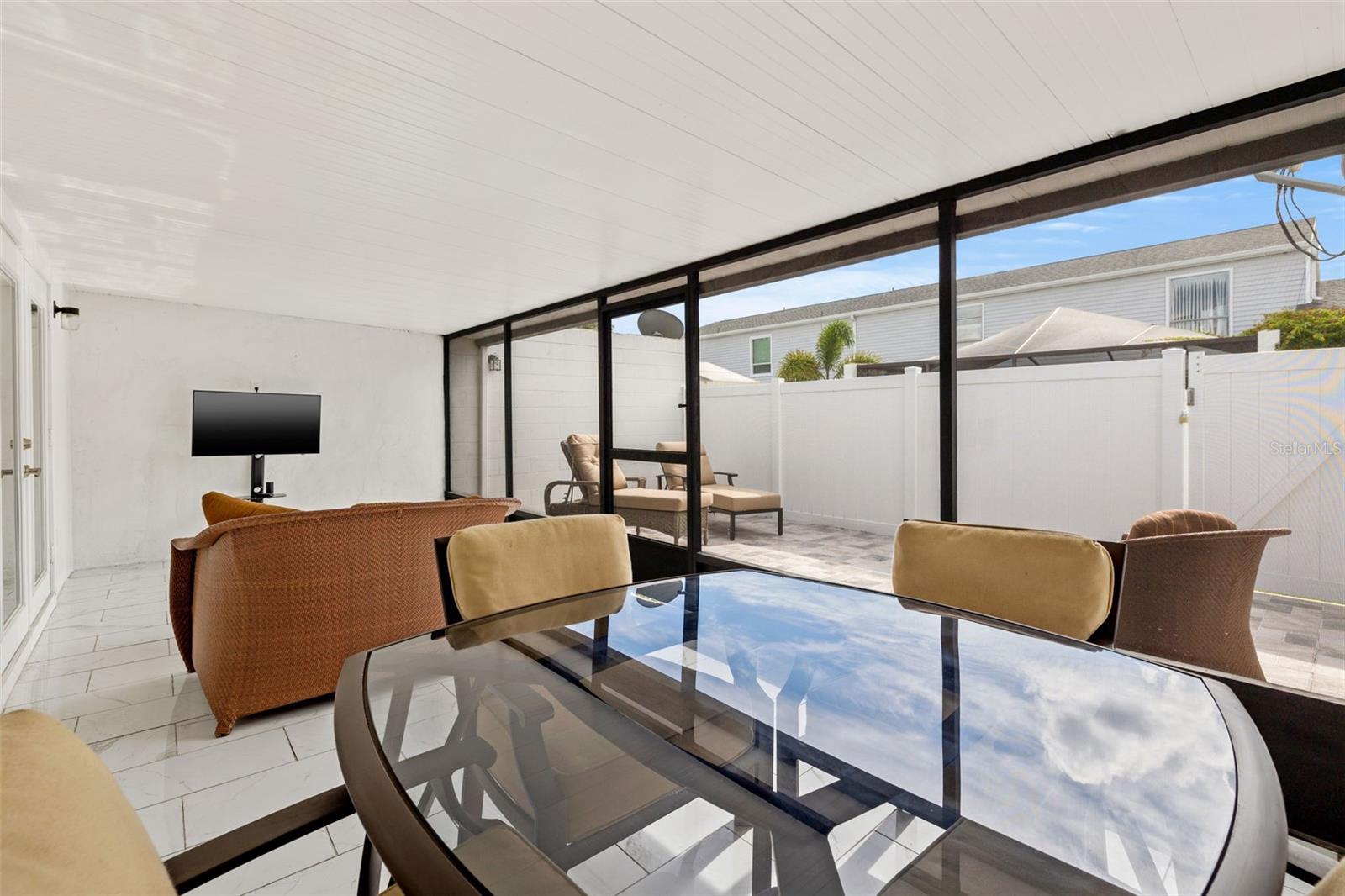 Screened tiled patio