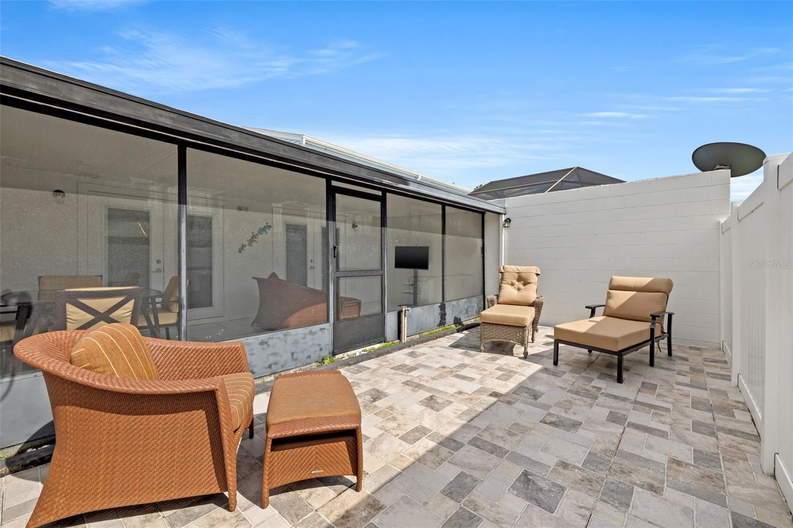 Vinyl fencing