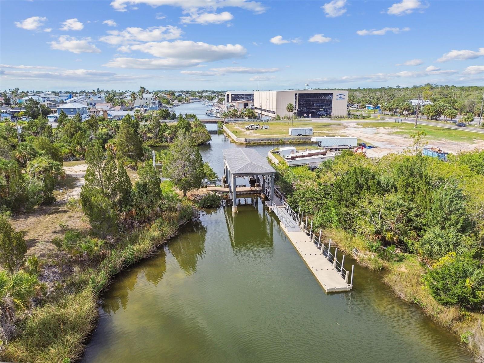 Hernando Beach Boat Lift - (less than a mile away) provides access from the inland canals over to the waterway that leads out to the Gulf. Or... if you prefer, the marina is across the street.