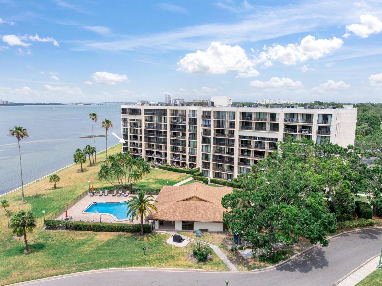 Clubhouse & Pool directly on Intracoastal