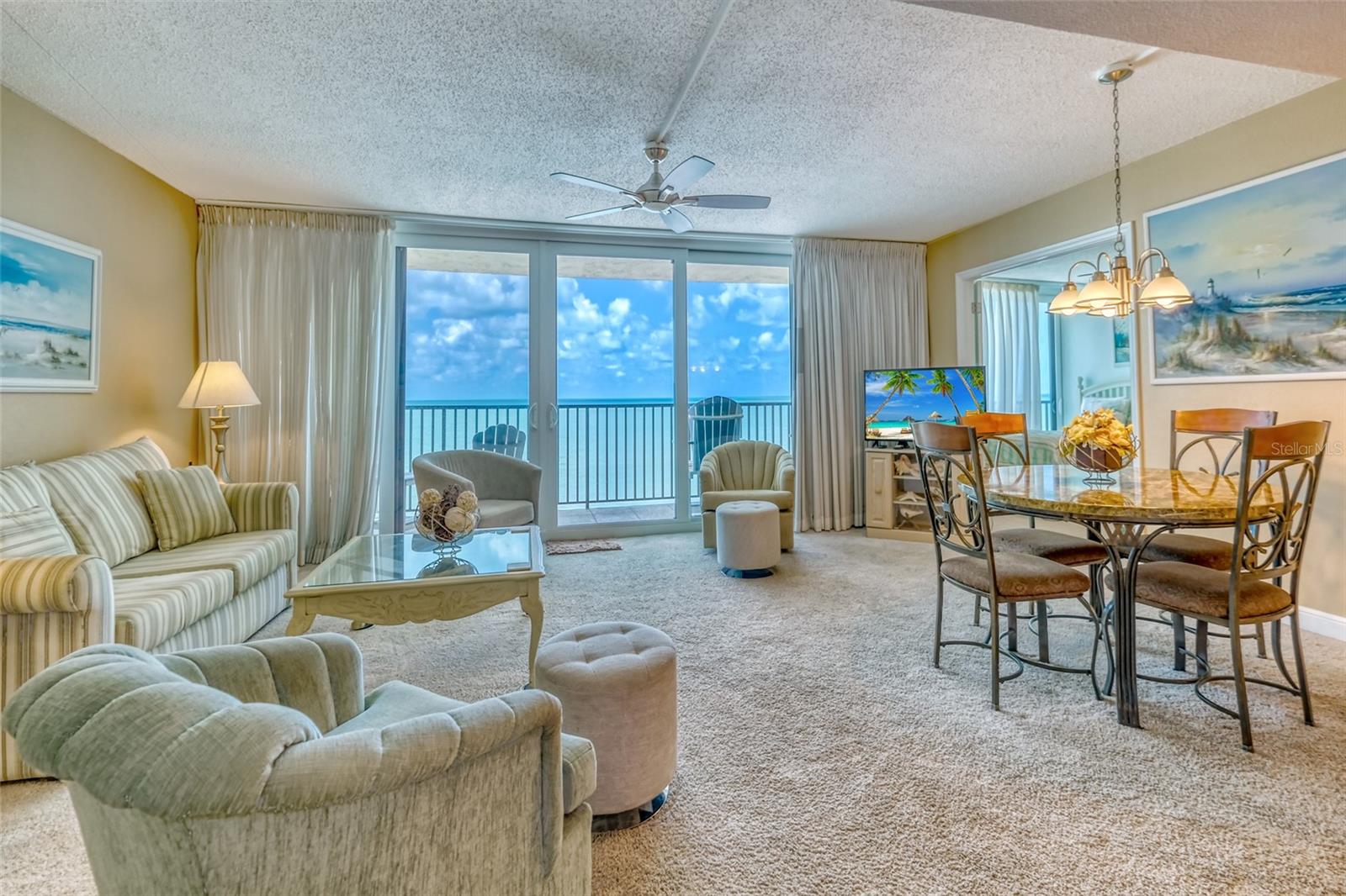 Living/Dining area