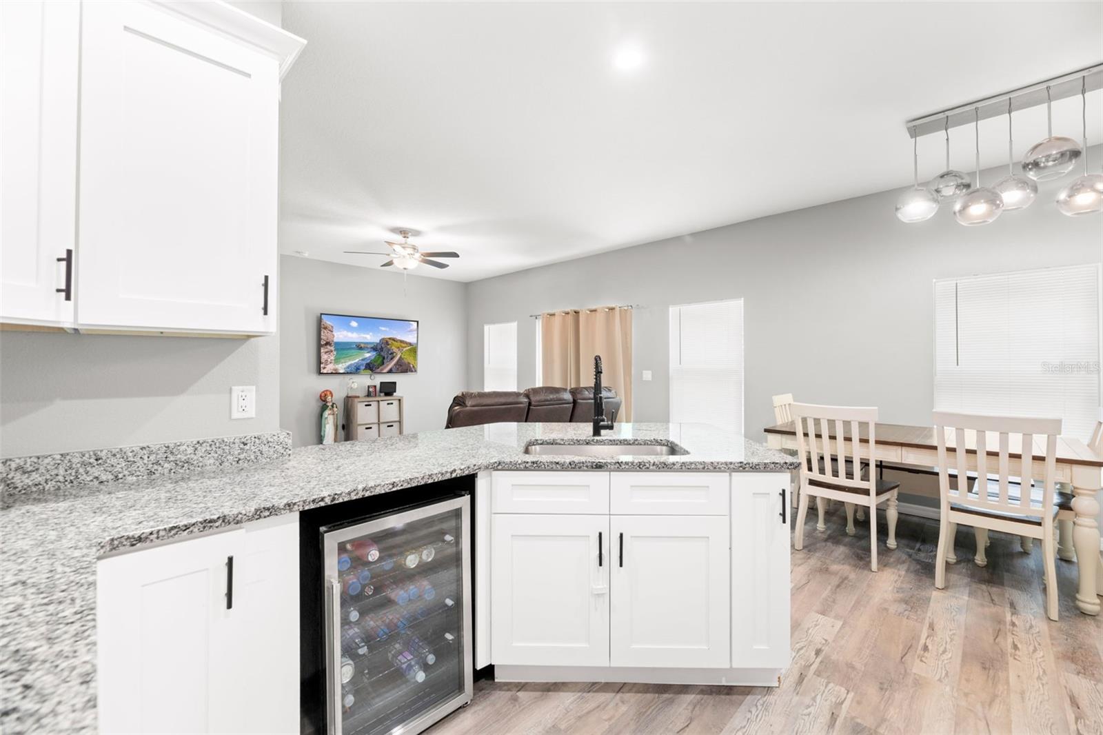 Kitchen w/wine cooler
