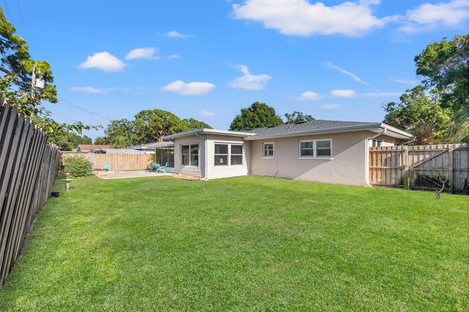 Spacious back yard