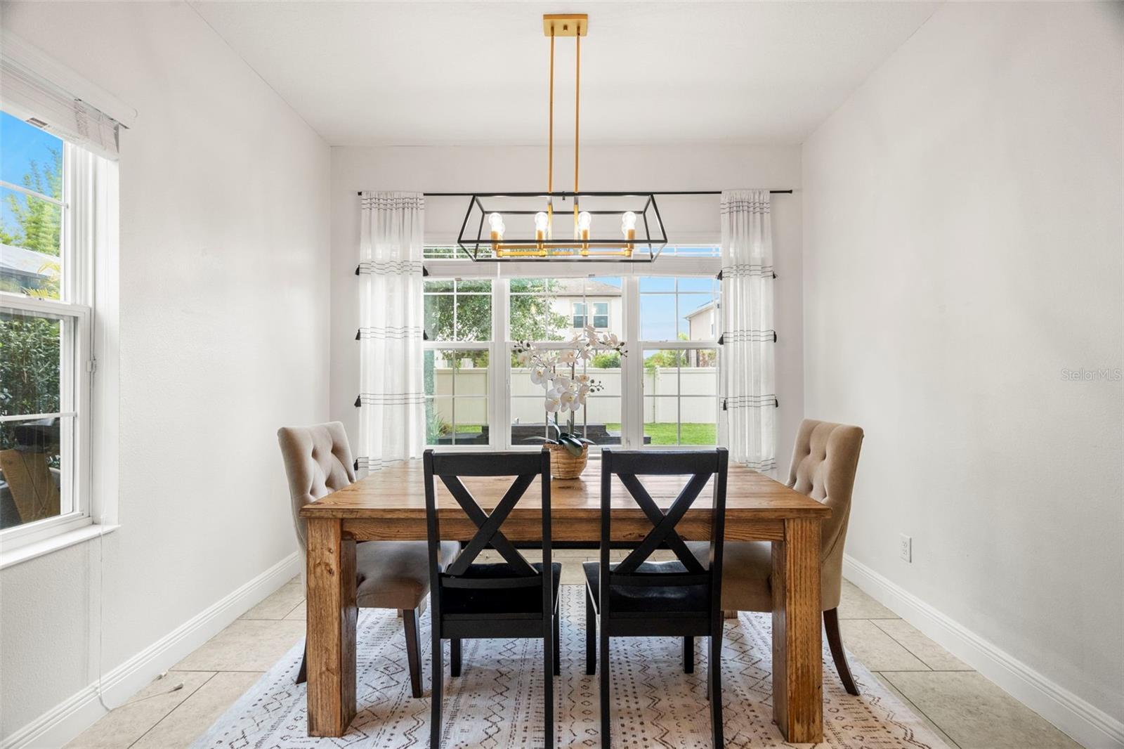 Dining Area Off Kitchen