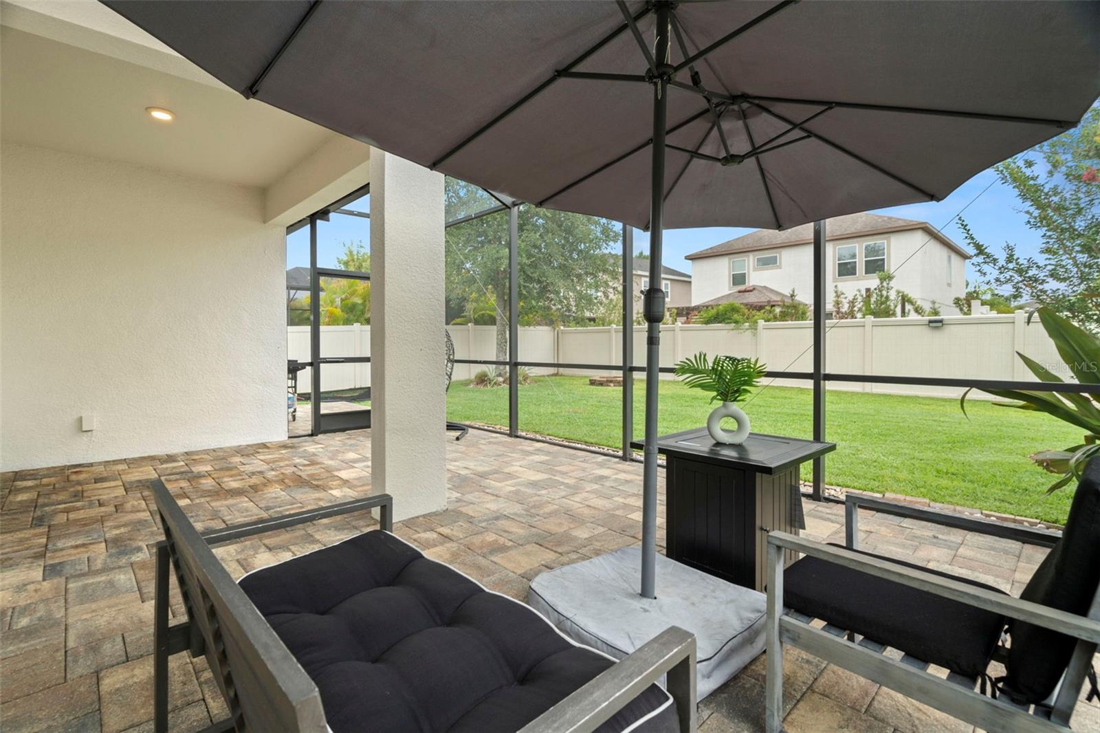 Large Screened Lanai Patio
