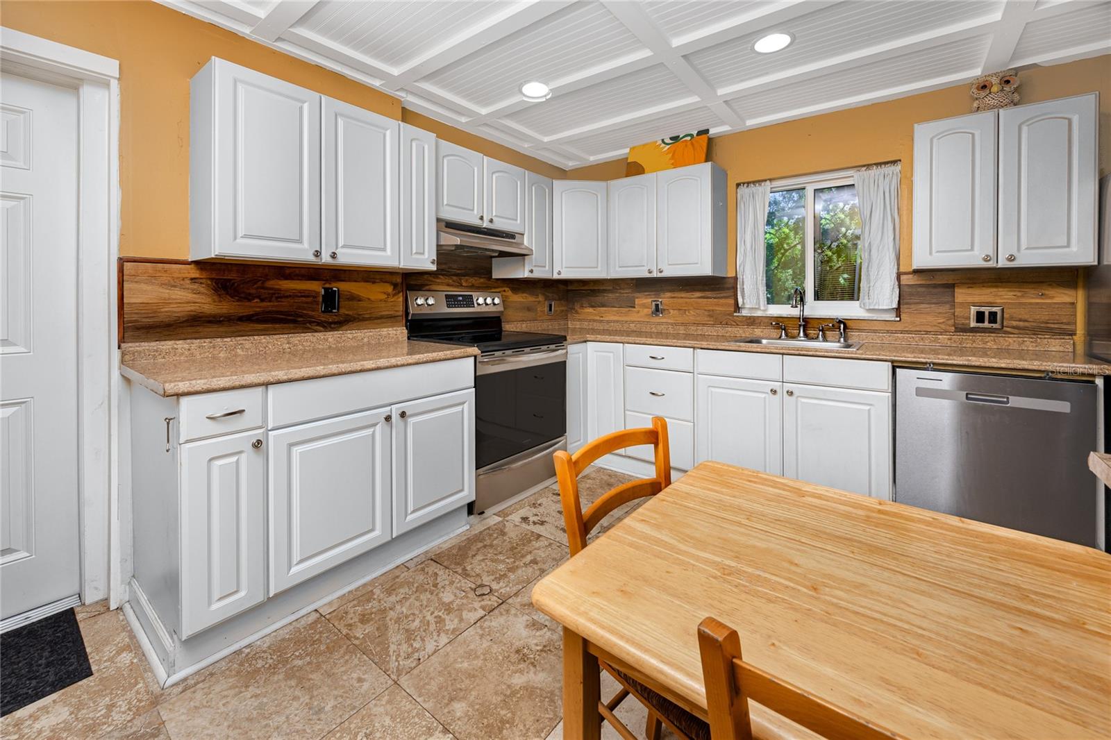 Kitchen -1573 Cumberland Ln, Clearwater, FL 33755