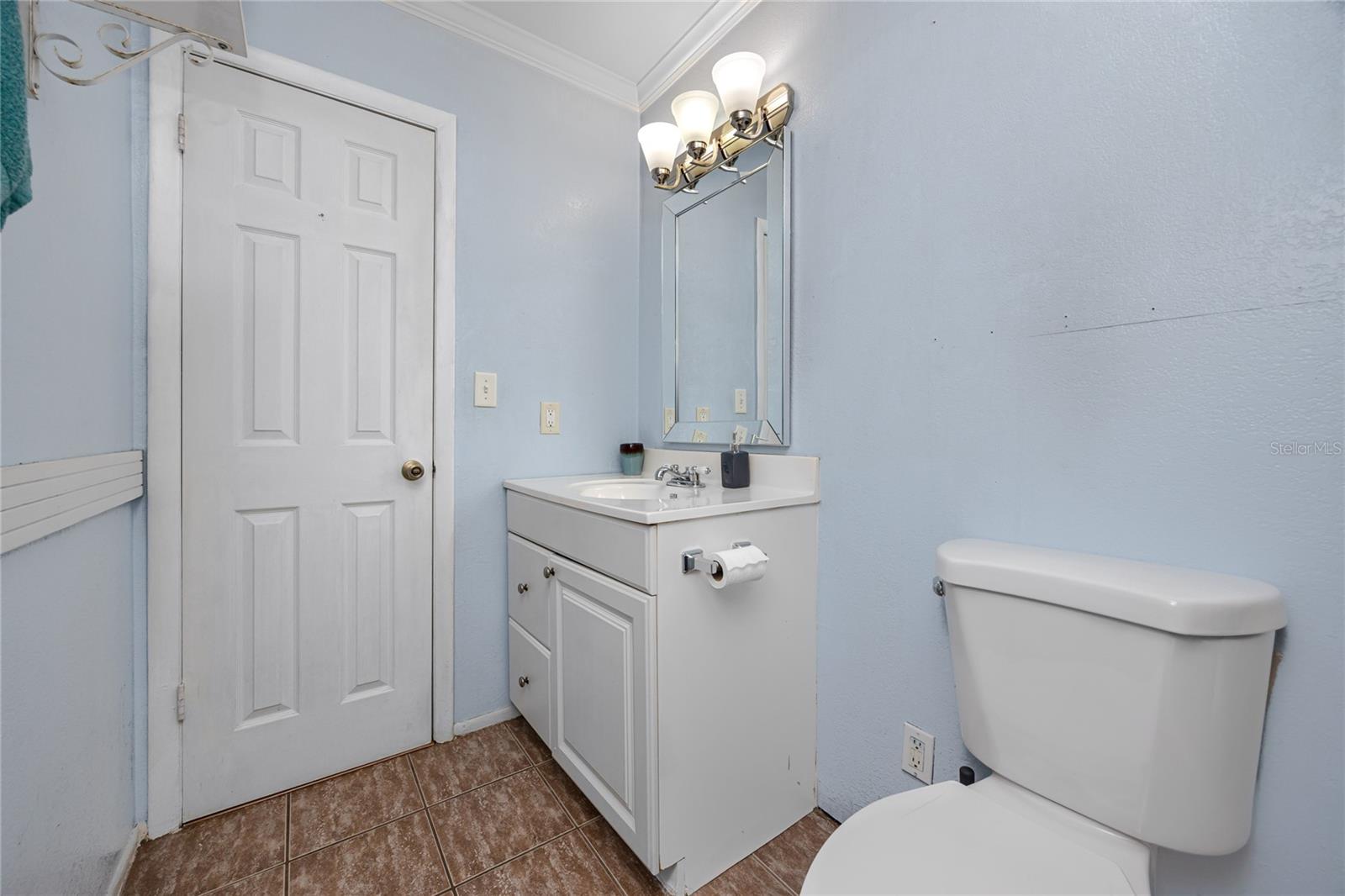 Full Bath 1573 Cumberland Ln, Clearwater, FL 33755