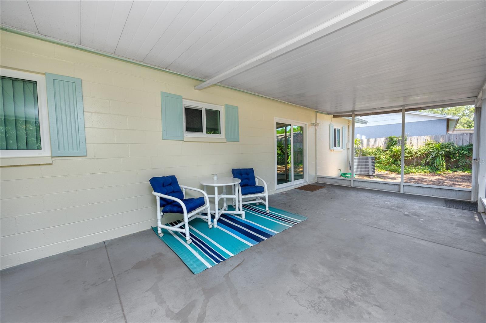 Screened Lanai -1573 Cumberland Ln, Clearwater, FL 33755