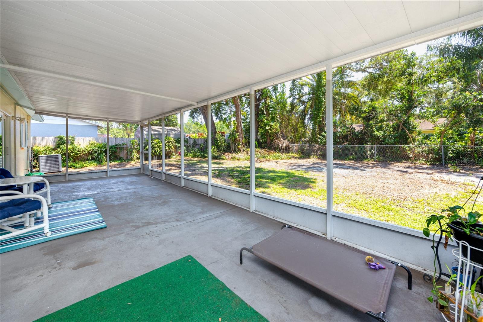 Screened Lanai -1573 Cumberland Ln, Clearwater, FL 33755